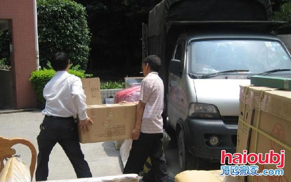 防偷防盜防搬家，正規(guī)搬家公司提醒您一定要注意生活細(xì)節(jié)，切勿被不法分子鉆了空子，搬家的時(shí)候一定要注意察言觀色，壞人隨處都存在，只是需要我們保護(hù)好自己。.jpg